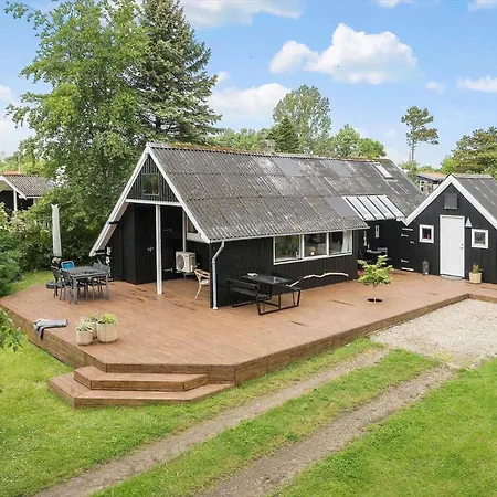 40526-juelsminde-pot-strandby-53 بيت للعطل *