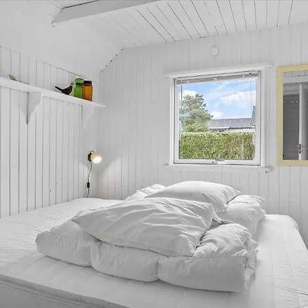 40526-juelsminde-pot-strandby-53 بيت للعطل