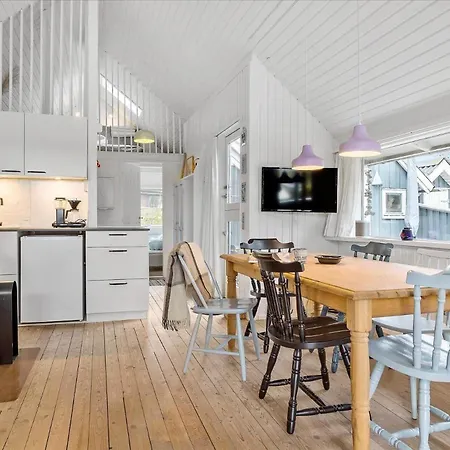 40526-juelsminde-pot-strandby-53 بيت للعطل *